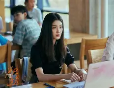 关于西甲赛前走向成谜，广东宏远状态回暖，质疑声仍在，身体对抗强度拉满的信息